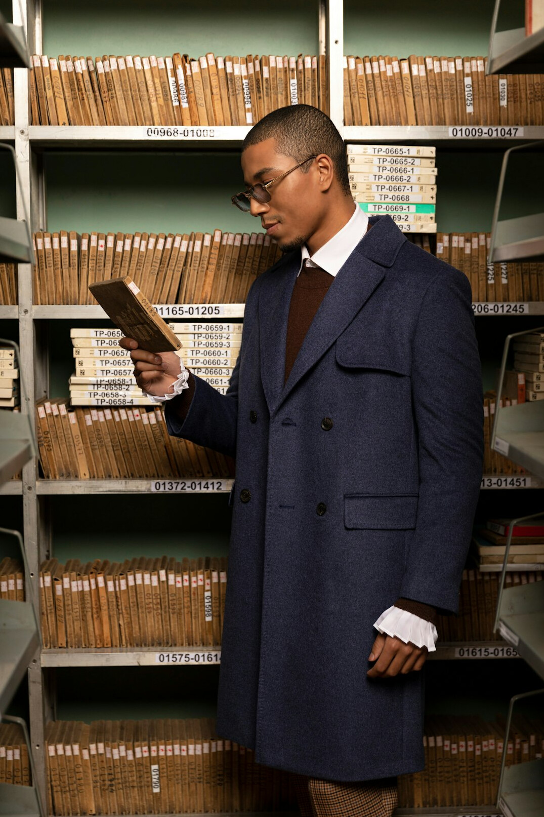 detective reading old files